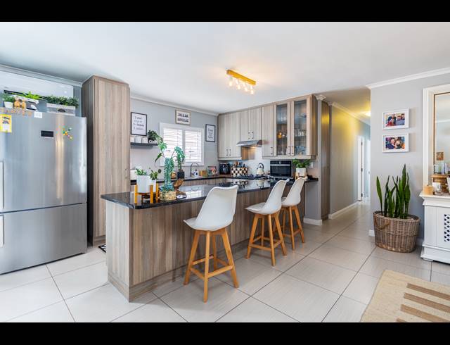 3 BEDROOM FREESTANDING SOLD IN SUNNINGDALE